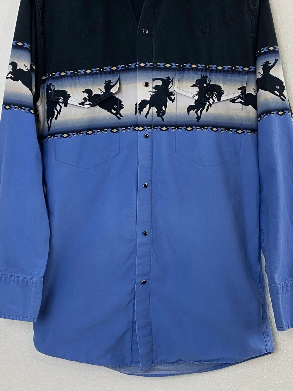 Cumberland Outfitters Snap Front Western Shirt - Small